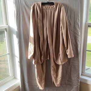 Fashion nova a professional set